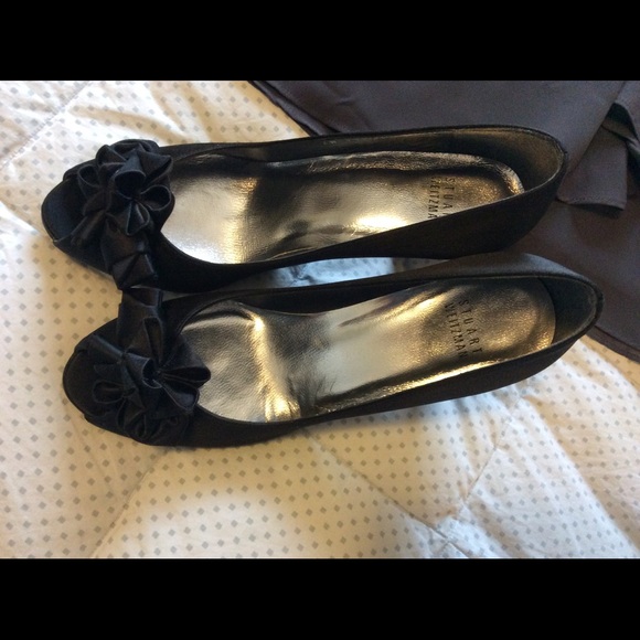 Stuart Weiztman Pumps - Picture 3 of 6